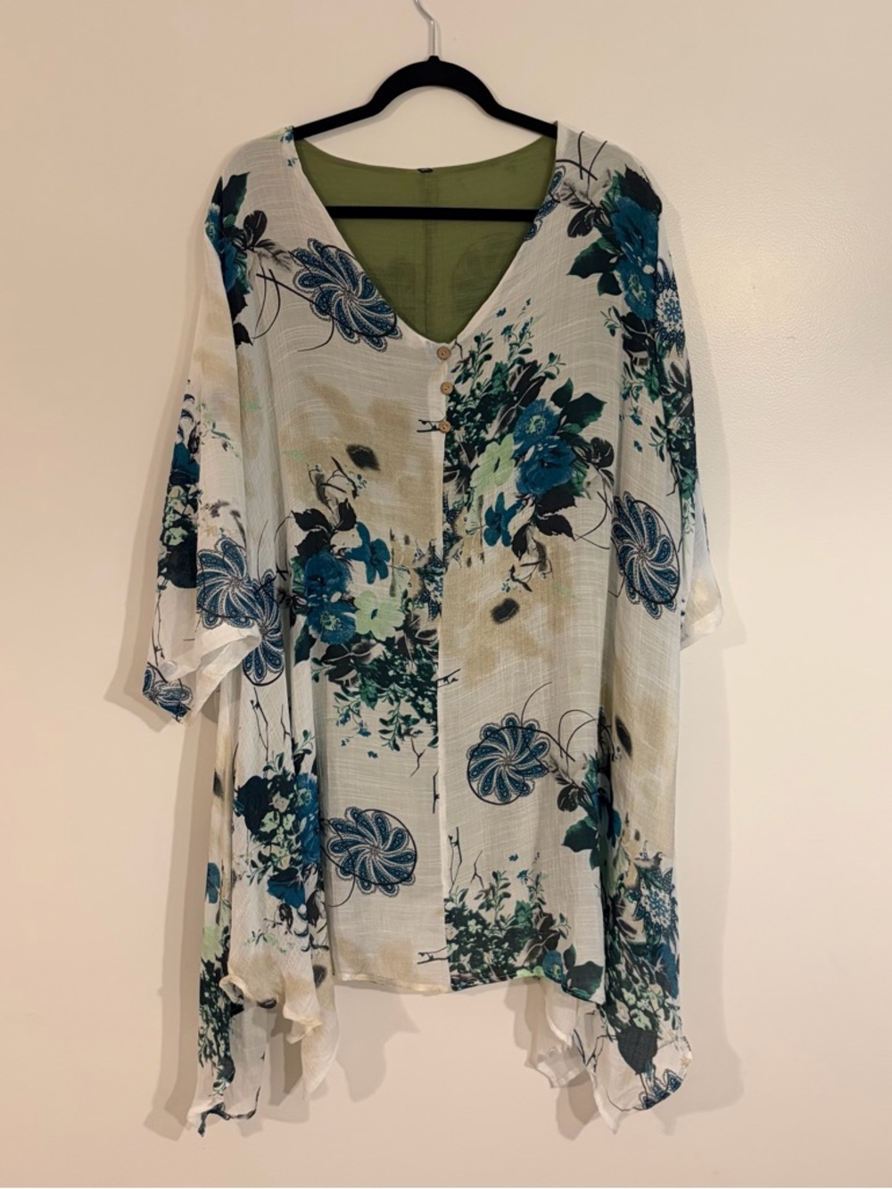 PRICE DROP Floral V-Neck Lightweight Tunic Top - Teal & White